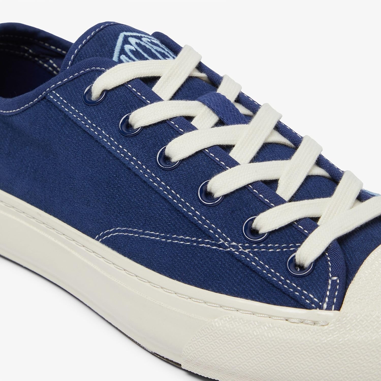 image:imageLacoste Mens Backcourt 20 SneakerNvyOff Wht